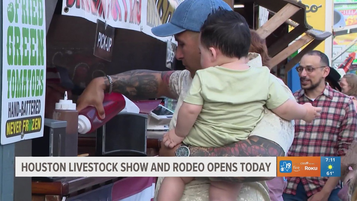 Houston Livestock Show and Rodeo kicks off with Riley Green opening night