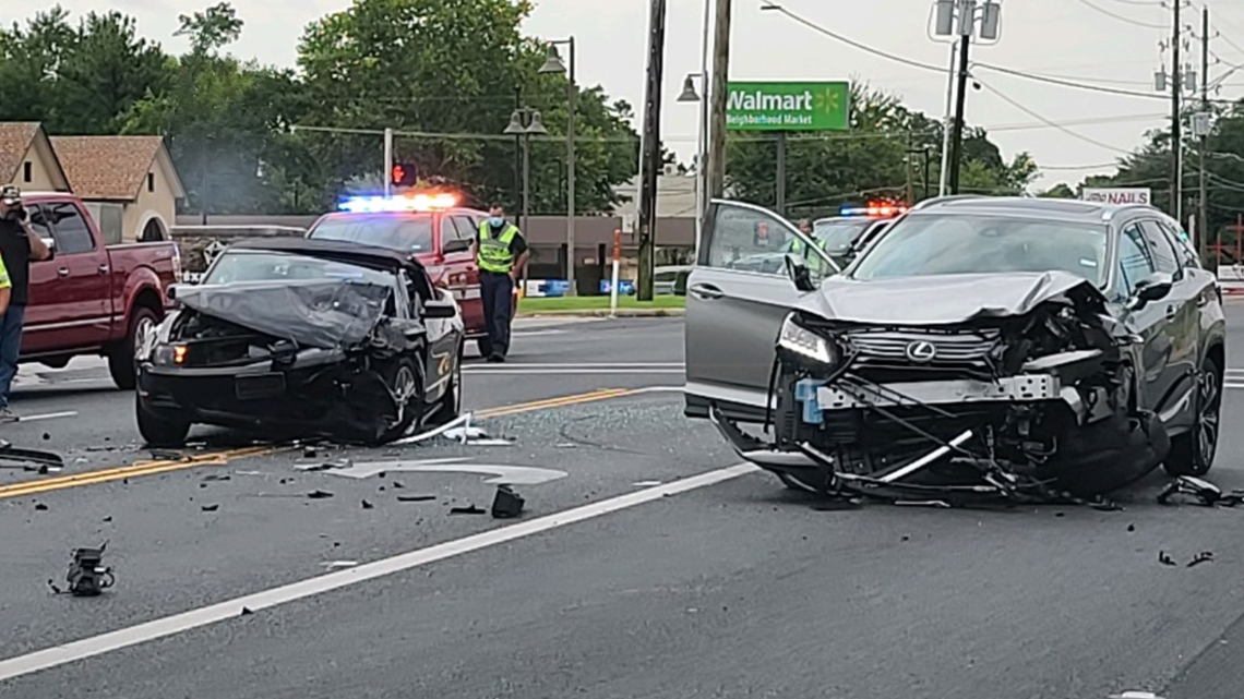 Officials responding to major wreck at intersection of Gilmer Road