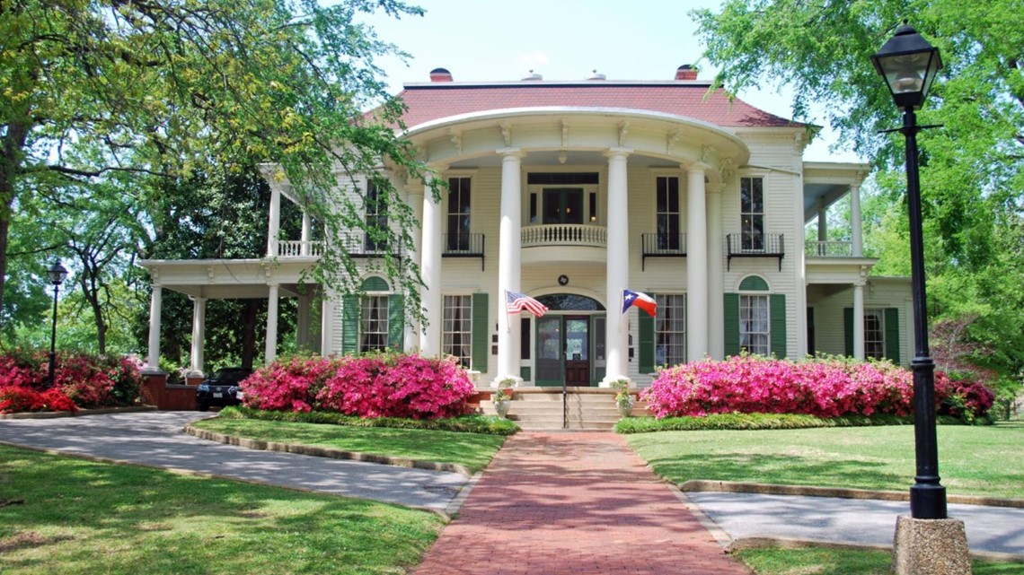 Goodman-LeGrand Museum to display vintage purses in exhibition - Vimarsana News