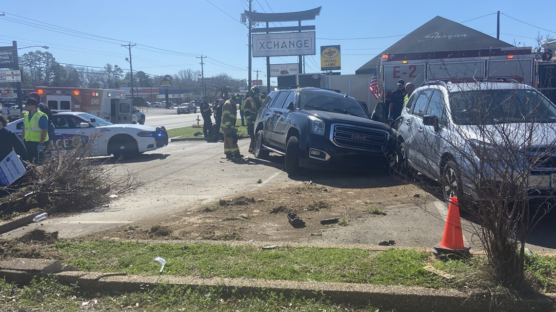 Injuries Reported Following Major Crash At Intersection Of S Broadway