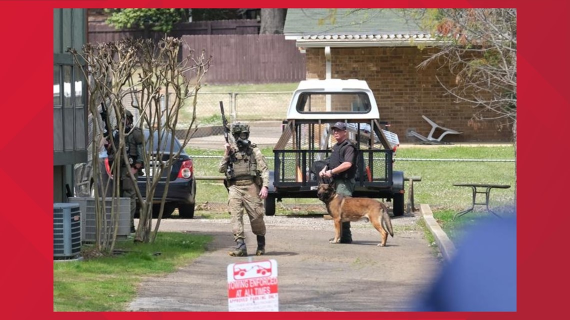 Police continue searching for suspect in Longview shooting | cbs19.tv
