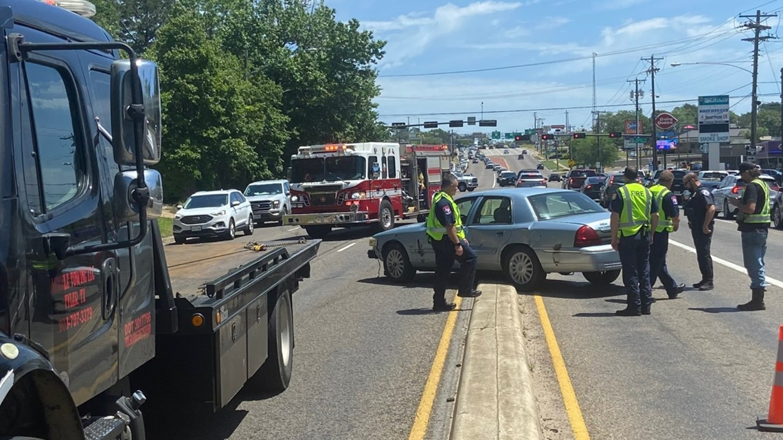 Tyler police working major crash involving cement truck on Loop 323 ...