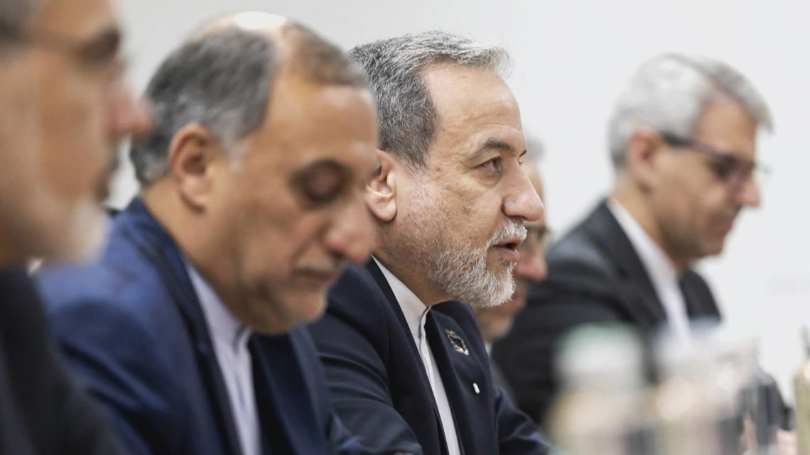 U.S. presses Iran for nuclear talks as Tehran rejects threat of military action