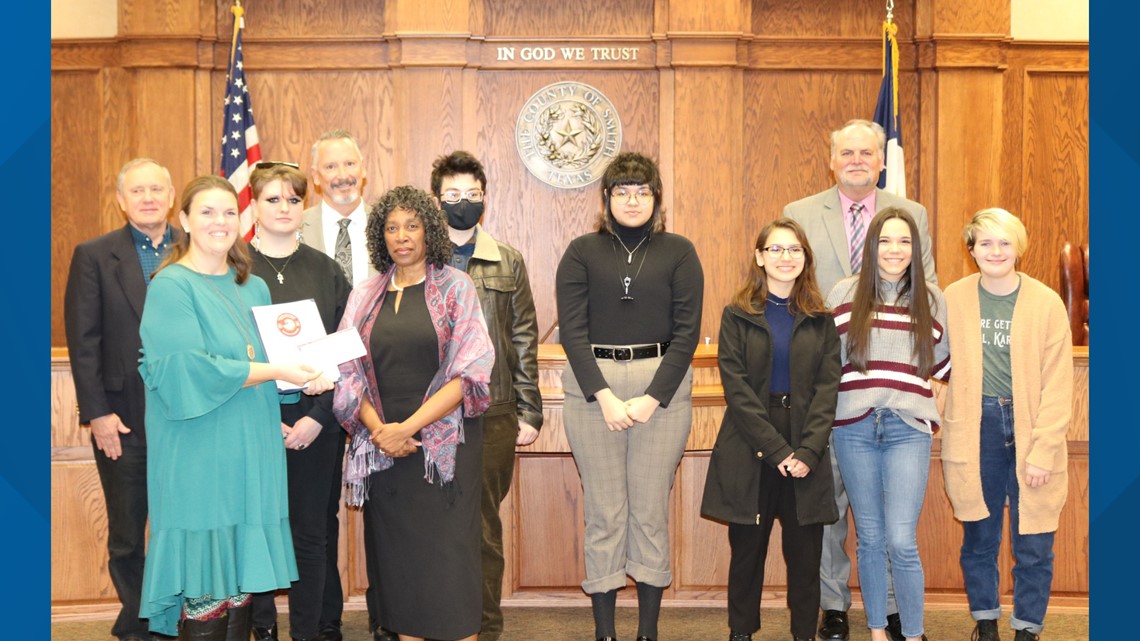 Lindale High Art Club earns People's Choice Award. - Vimarsana News
