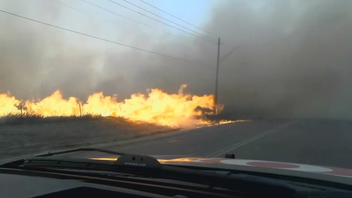 Wildfires in Oklahoma and Texas force evacuations as crews fight fast‑moving flames
