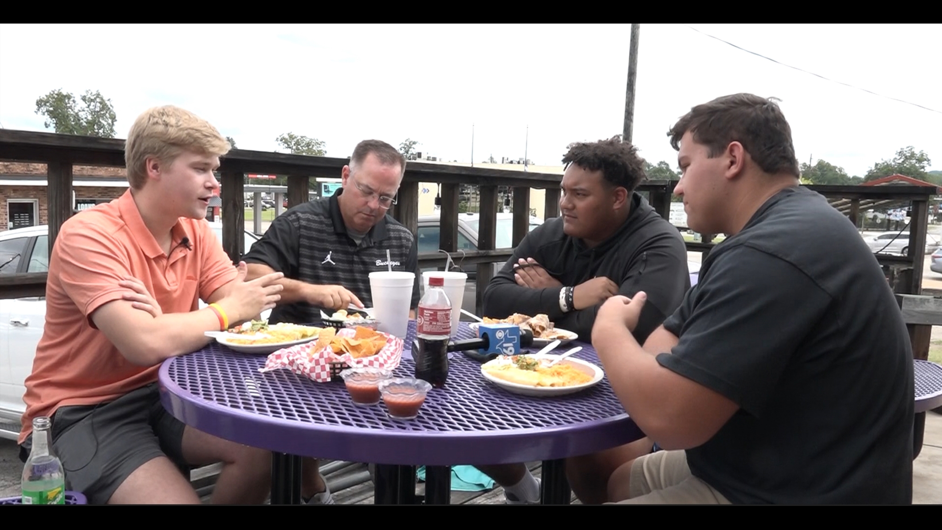 BEAST TEXAS EATS: Gilmer Buckeyes coach, linemen talk football | cbs19.tv