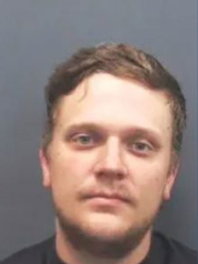 Man accused of kidnapping woman at Longview club, crashing her car on ...