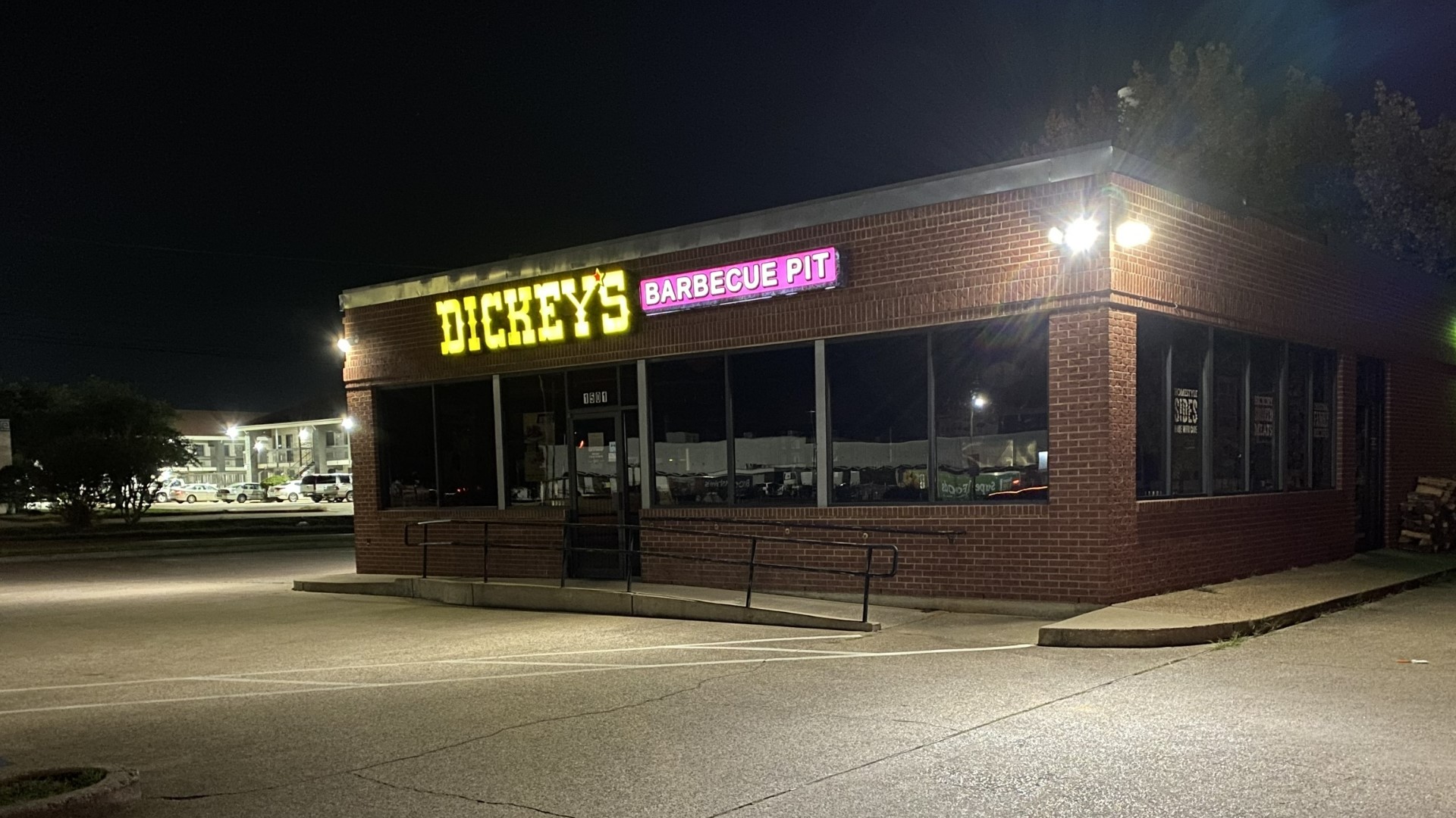 Dickey’s Barbecue Pit Permanently Closes Business In Tyler | Cbs19.tv