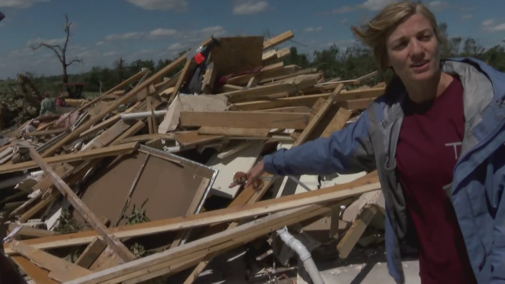 Homeowners in Van Zandt County survive tornado by hiding in closet 