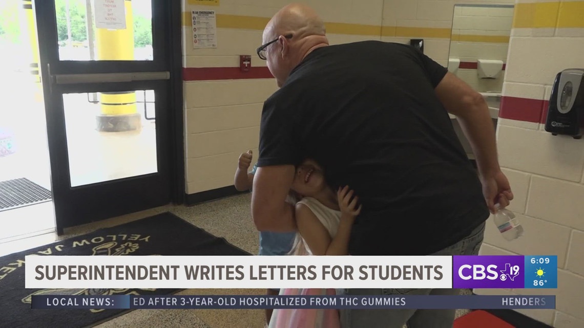 Alto ISD superintendent forges special relationships with teachers, students with handwritten notes