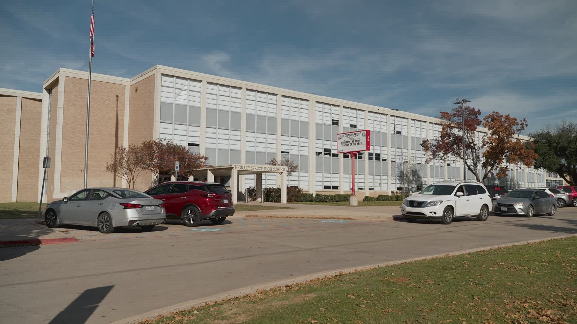 Dallas, Texas shooting near Spruce High School Girl shot, PD say