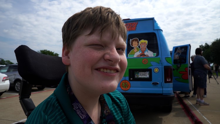 'It's amazing' | Family of Texas teen diagnosed with terminal illness thanks community for donating to bucket list, Mystery Machine surprise
