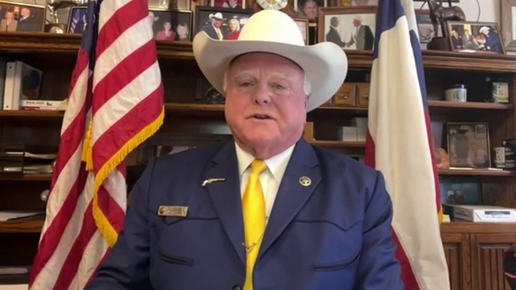 Texas agriculture commissioner plans to put more officers in school cafeterias