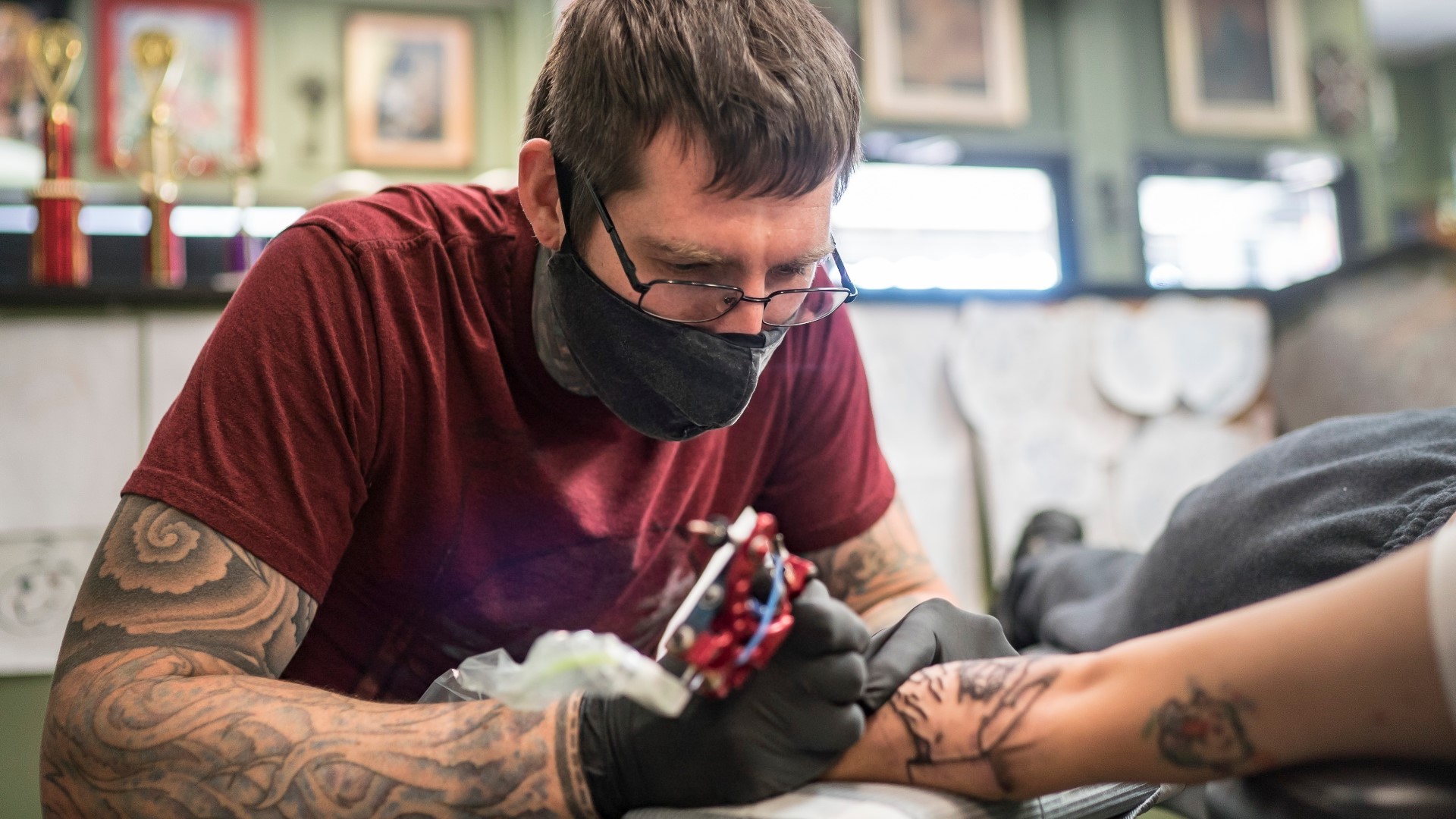 How Tattoos Shifted From Taboo To Widely Accepted Cbs19tv 