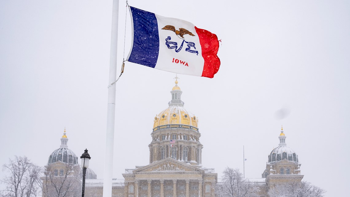Iowa buffeted by snow, frigid temps days before 2024 caucuses - Vimarsana News