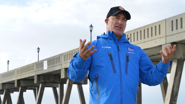 'You just can't stand up' | Jim Cantore hit by tree branch while covering Hurricane Ian