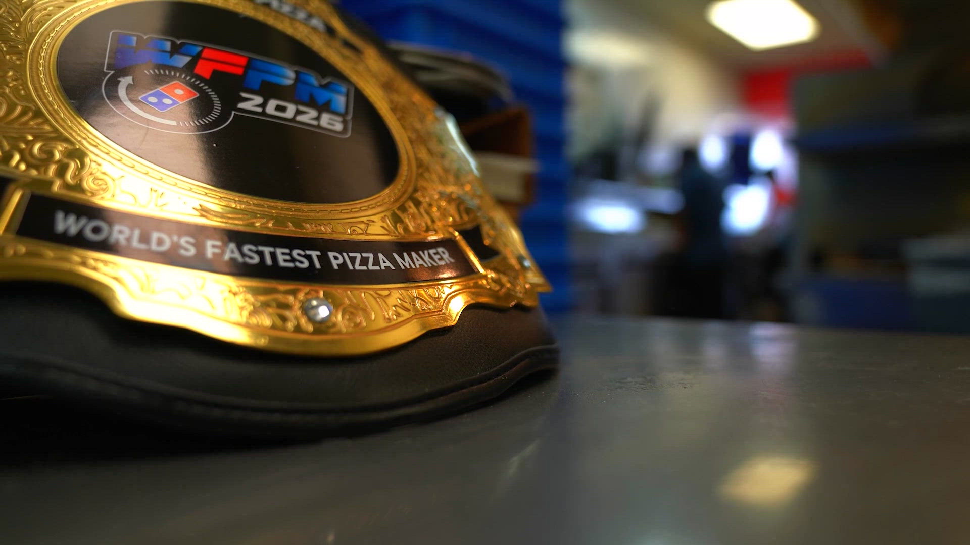 ドミノピザ　Domino's Pizza 2019 FASTEST 18 min Virginia Domino's employee sets record, becomes world's fastest