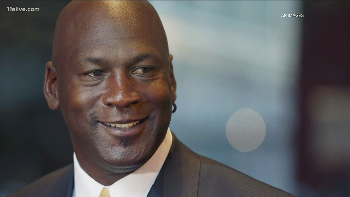 Michael Jordan presenting Mulkey, Bryant at Naismith HOF - Vimarsana News