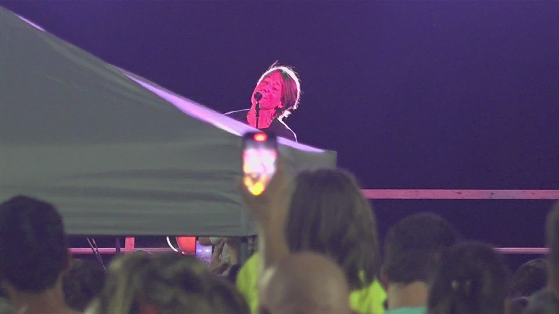 Hundreds-if not thousands-of fans flocked to the Athens Buc-ee's store Friday for a surprise concert.